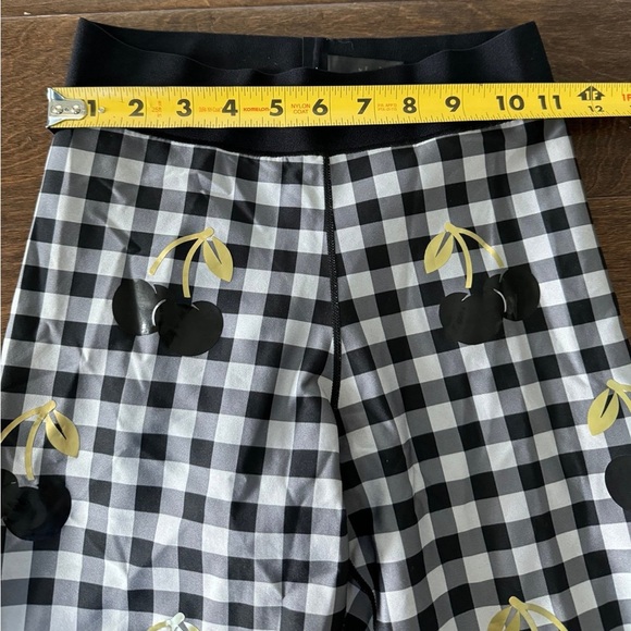 Ultracor leggings size small - Picture 3 of 6